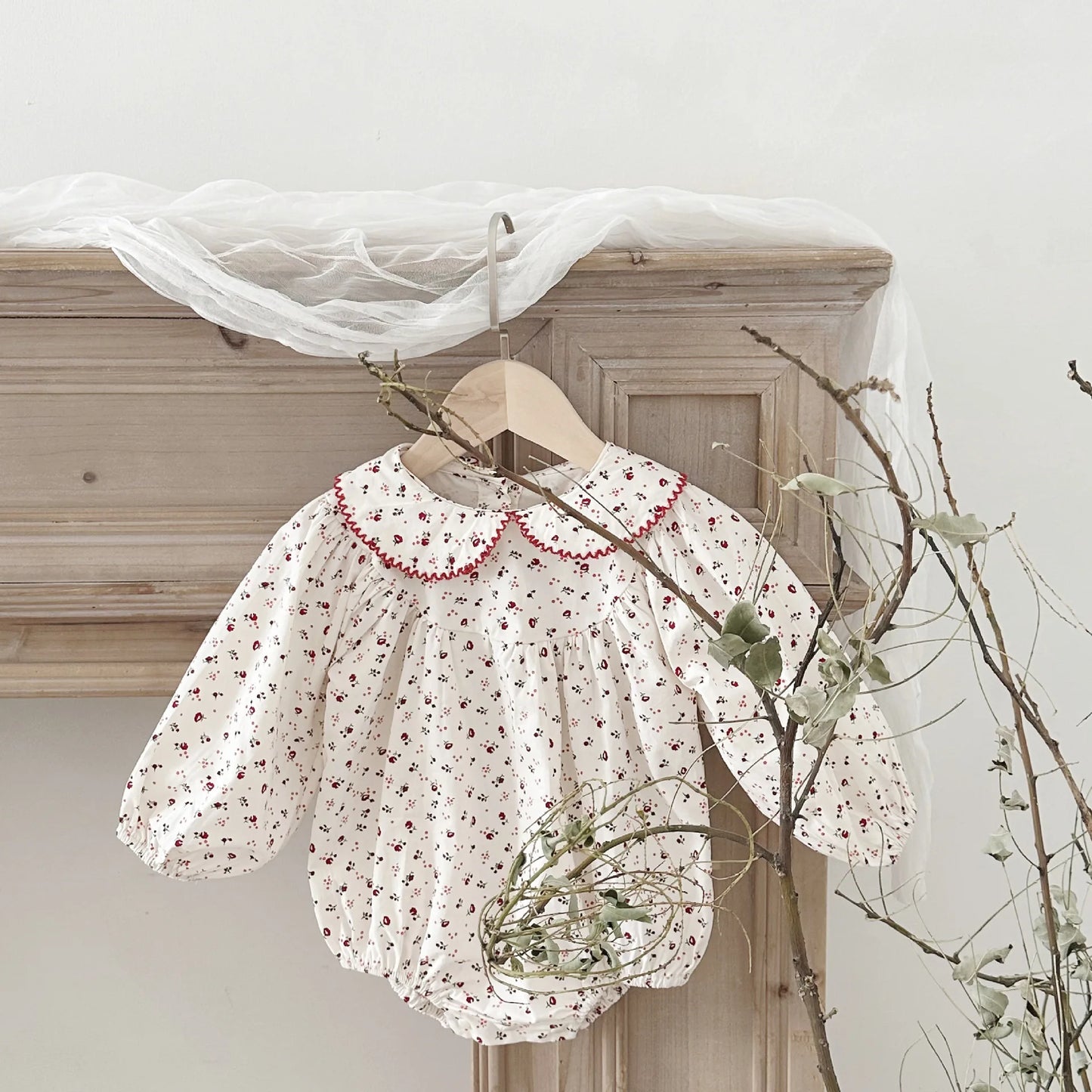 -ベビーロンパース 長袖丸襟ボディスーツ フラワー小花柄プリント【mh0004638】 - mamahalo shop - 長袖ロンパース -  べビー服 - 子供服 - 男の子 - 女の子