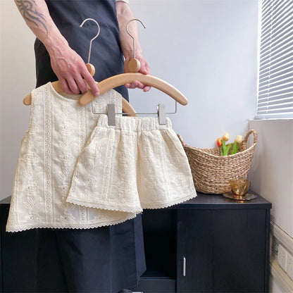 -キッズセットアップ 2点セット ノースリーブブラウス+ショートパンツ レース刺繍フリル - mamahalo shop - ノースリーブセットアップ -  べビー服 - 子供服 - 男の子 - 女の子