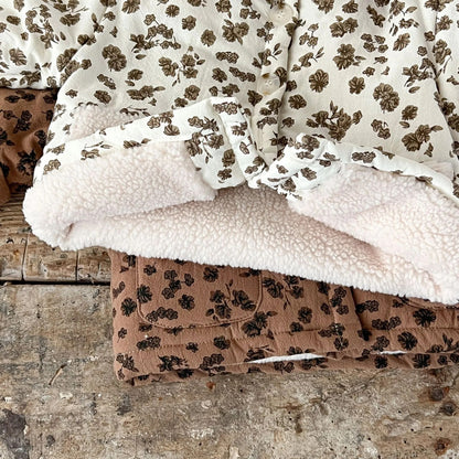 -ベビー ショートコート 裏ボア フラワー 花柄プリント アウター ベージュ ブラウン 2カラー ガールズ 女の子 子供服 - mamahalo shop - ショートコート・ジャケット・ジャンパー -  べビー服 - 子供服 - 男の子 - 女の子