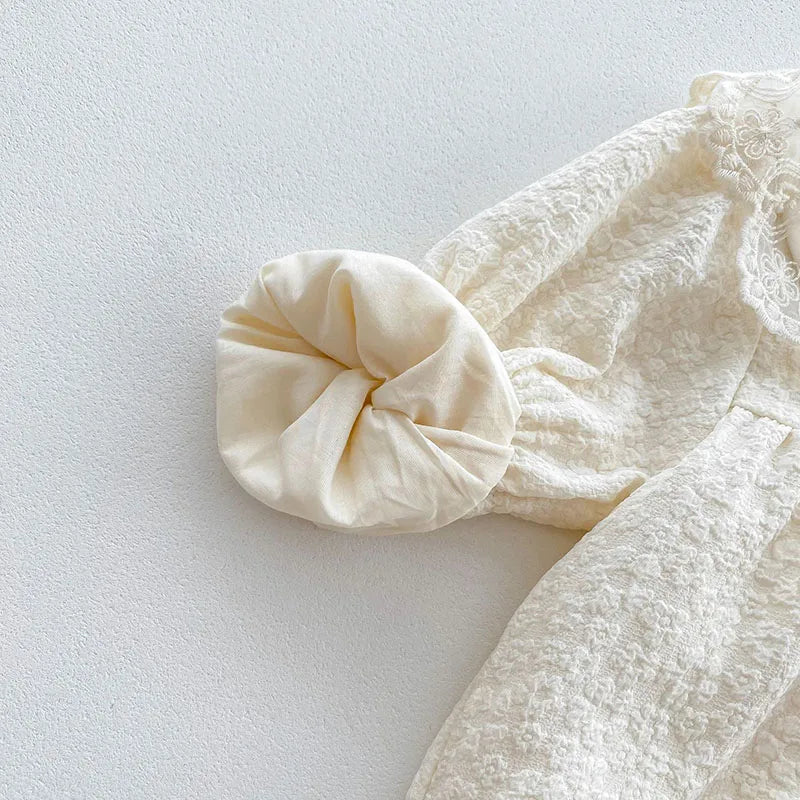 -ベビーロンパース 長袖ボディスーツ レースフリル襟 バブルスリーブ ベージュ - mamahalo shop - 長袖ロンパース -  べビー服 - 子供服 - 男の子 - 女の子