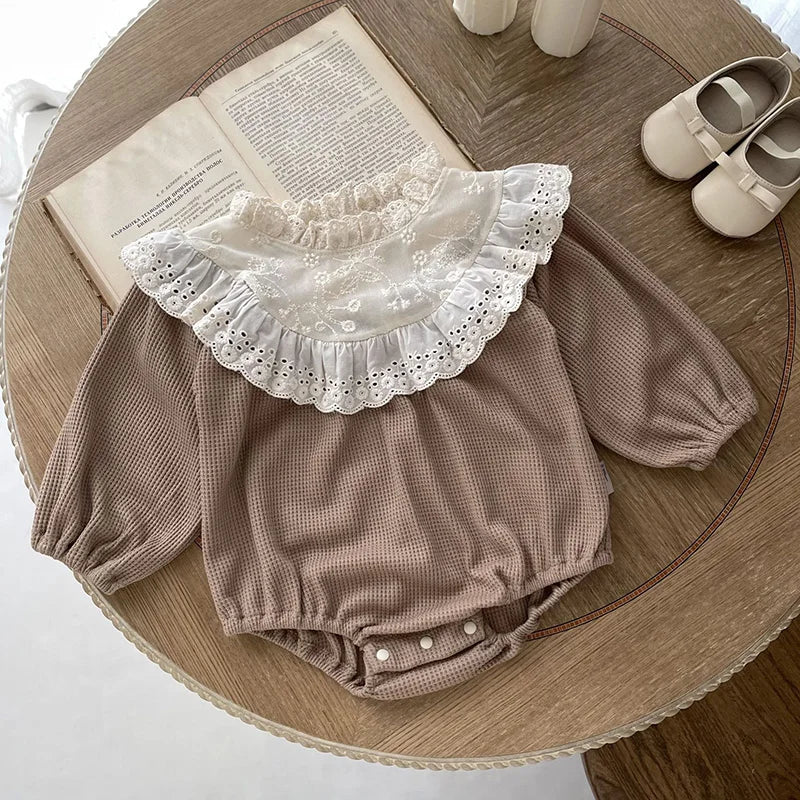 -ベビーロンパース ワッフル 長袖ロンパース レーススタンドカラー フリル刺繍レース お出かけ - mamahalo shop - 長袖ロンパース -  べビー服 - 子供服 - 男の子 - 女の子