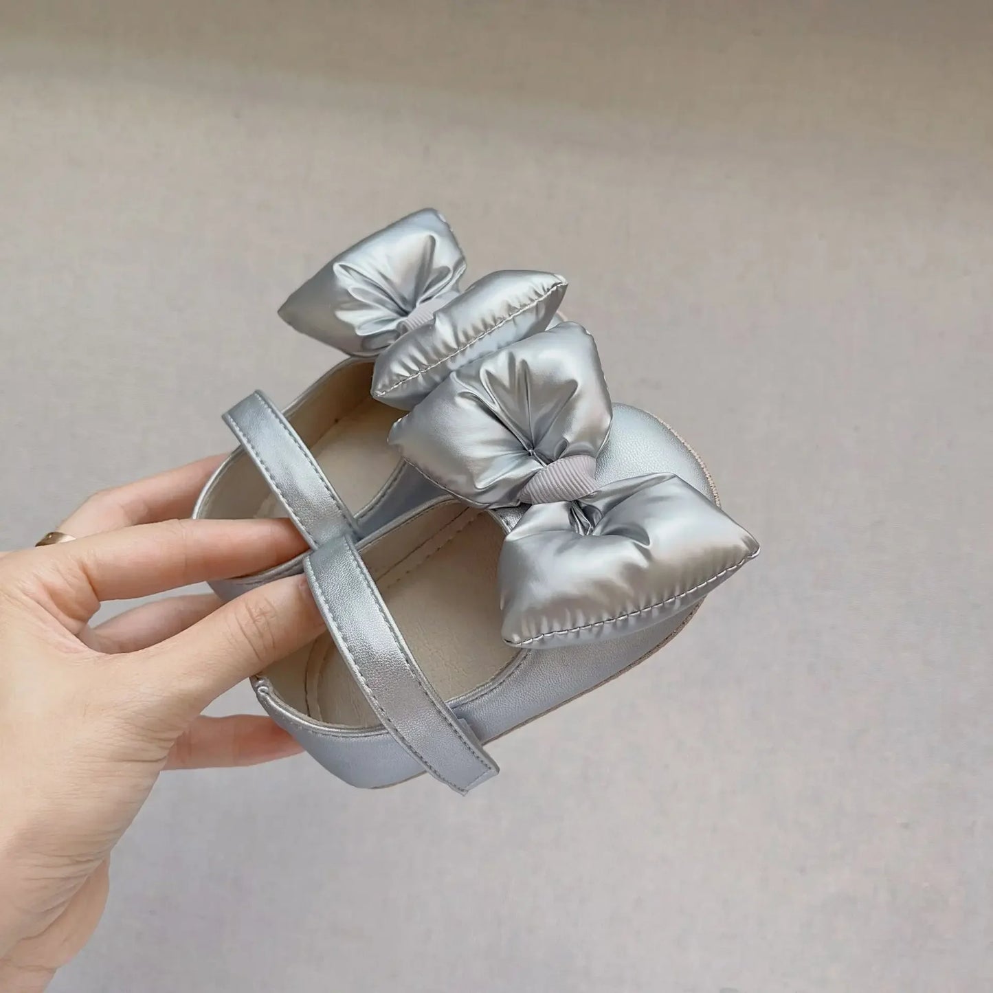 -ベビーシューズ パフリボンストラップフラットバレエシューズ ファーストシューズ 靴 - mamahalo shop - ベビー用靴 -  べビー服 - 子供服 - 男の子 - 女の子