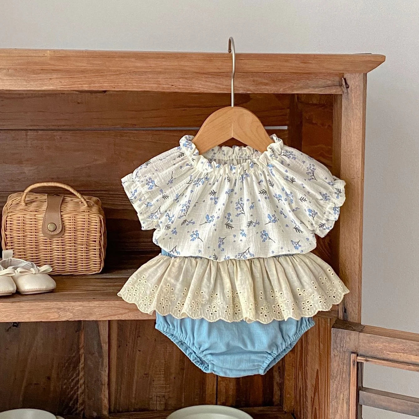 -ベビーセットアップ 2点セット 半袖フラワープリントブラウス+レースフリルデニムブルマパンツ - mamahalo shop - 半袖セットアップ -  べビー服 - 子供服 - 男の子 - 女の子