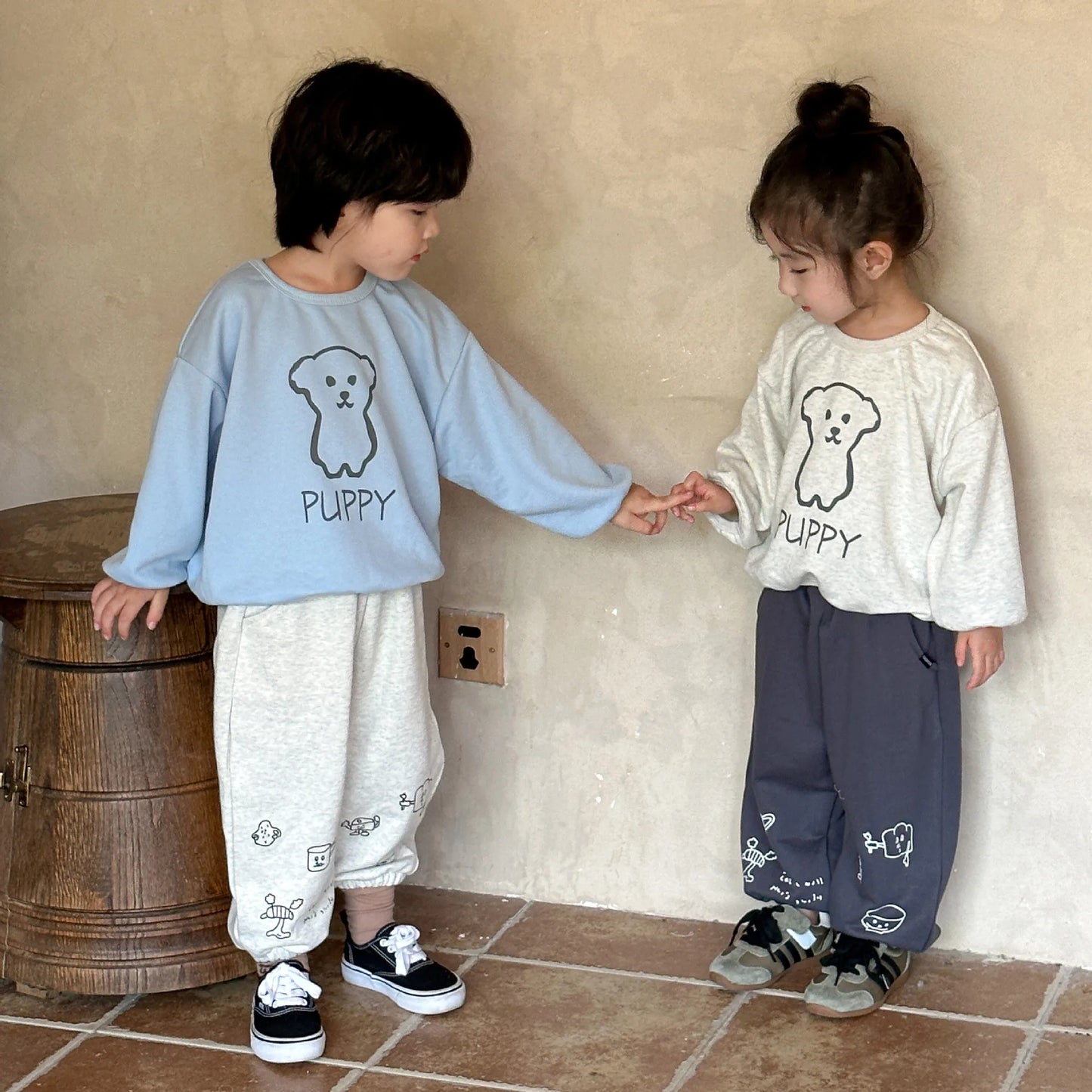 -キッズトップス 長袖PUPPY犬プリントスウェットTシャツ 2カラー - mamahalo shop - 長袖Tシャツ -  べビー服 - 子供服 - 男の子 - 女の子