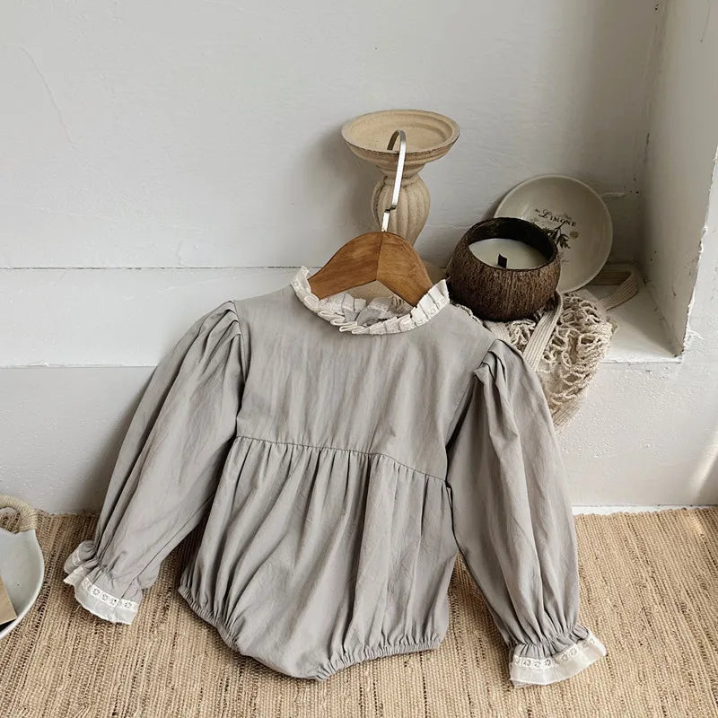 -ベビーロンパース レーススタンドカラー長袖パフスリーブボディスーツ グレーグリーン【mh0006698】 - mamahalo shop - 長袖ロンパース -  べビー服 - 子供服 - 男の子 - 女の子