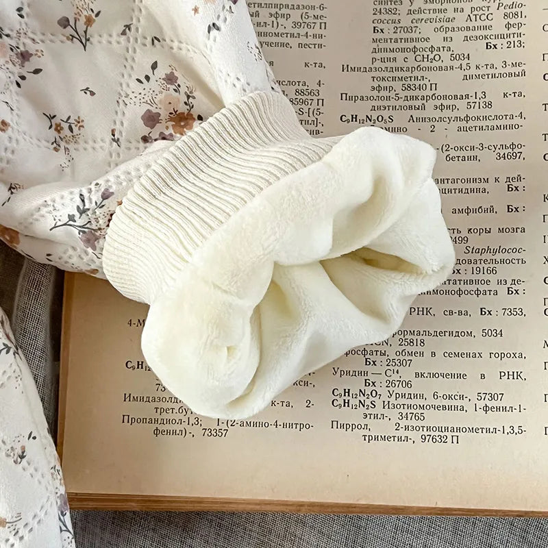 -ベビーアウタージャンプスーツ ボンネットセット キルティング フラワー 花柄プリント レース 帽子セット ガールズ 女の子 子供服 - mamahalo shop - アウタージャンプスーツ -  べビー服 - 子供服 - 男の子 - 女の子