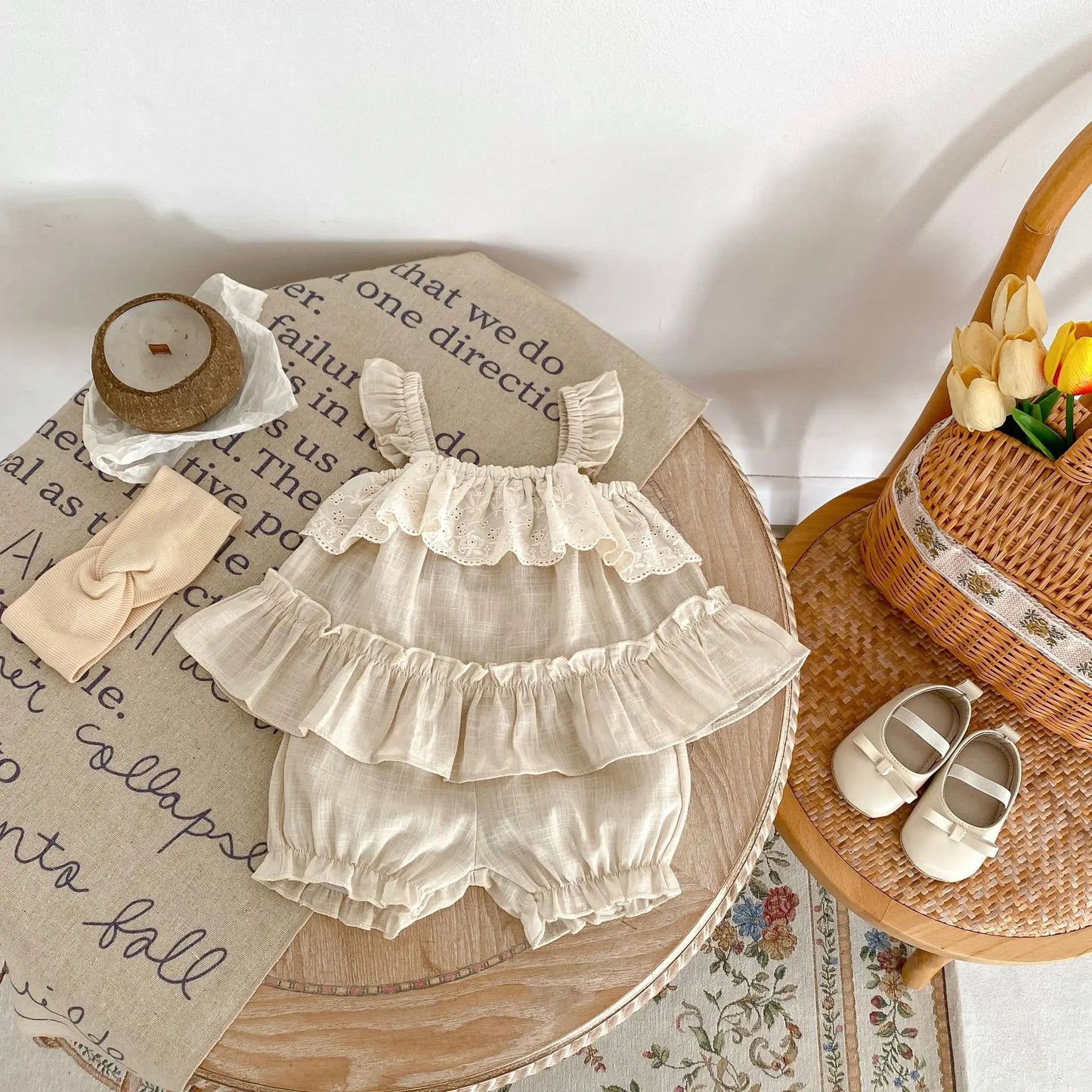 -ベビーセットアップ 2点セット キャミソールチュニックブラウス+バルーンショートパンツ レース ベージュ【mh0004656】 - mamahalo shop - ノースリーブセットアップ -  べビー服 - 子供服 - 男の子 - 女の子