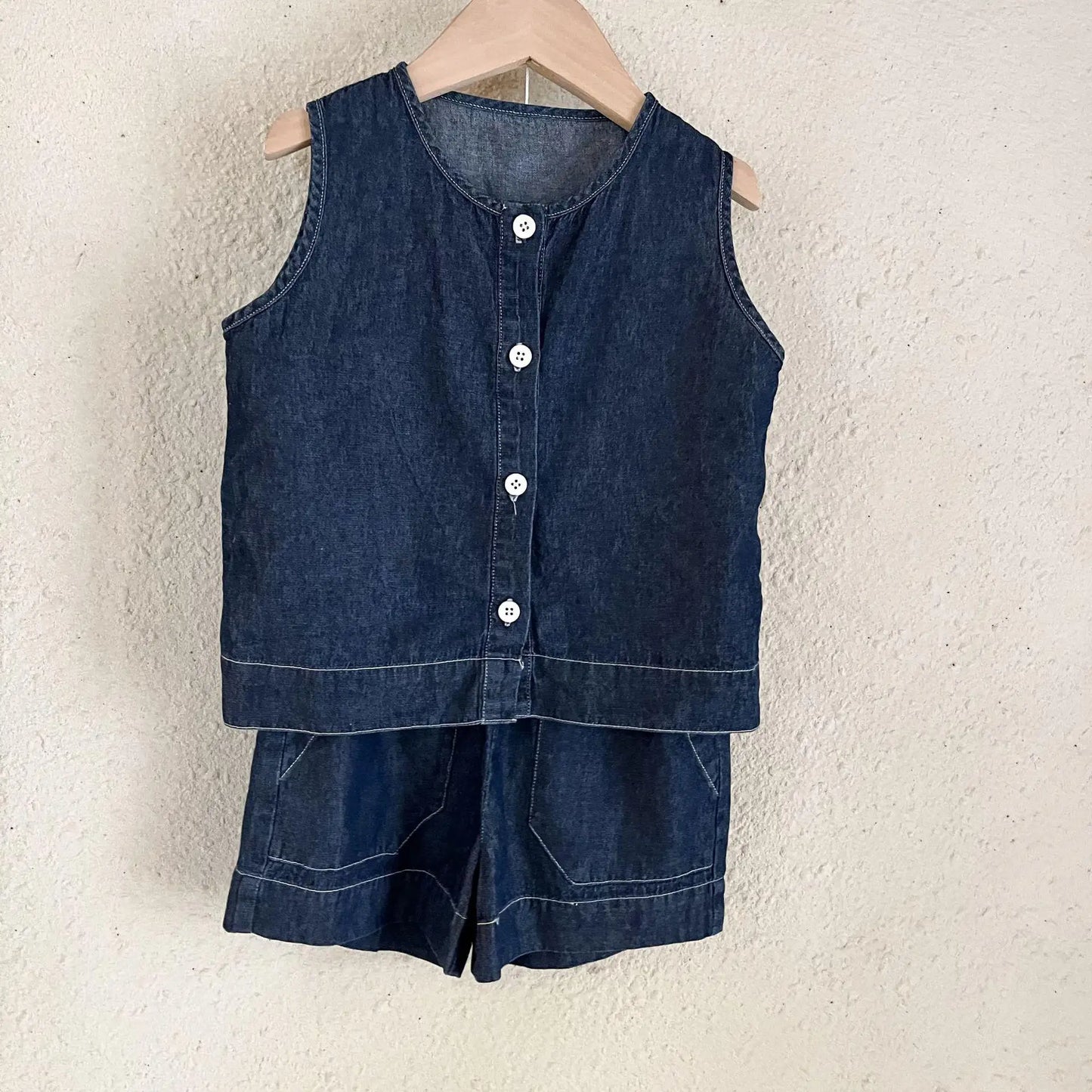 -キッズセットアップ 2点セット デニム ノースリーブシャツ+ショートパンツ リンクコーデ 兄弟姉妹 お揃いコーデ【mh0005173】 - mamahalo shop - ノースリーブセットアップ -  べビー服 - 子供服 - 男の子 - 女の子