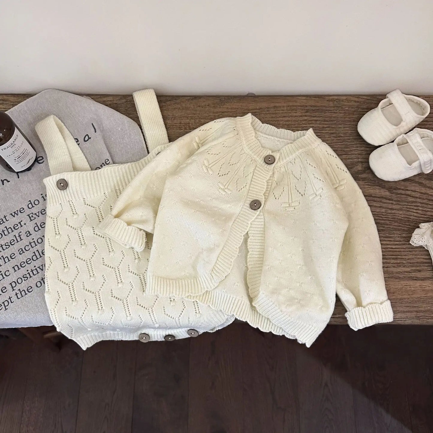 -ベビーカーディガン ロンパース ニットカーディガンセーター ニットサスペンダーボディスーツ 2カラー【mh0004401】 - mamahalo shop - カーディガン・パーカー -  べビー服 - 子供服 - 男の子 - 女の子