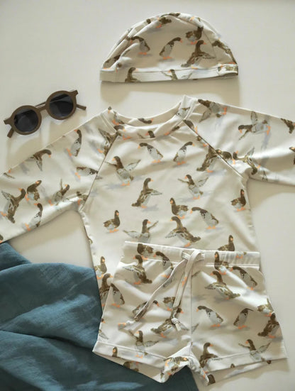 -2024年新作 キッズ水着 セパレート 長袖 ラッシュガード ガールズ/ボーイズスイムウェア 帽子セット【mh0005024】 - mamahalo shop - ベビー用水着 -  べビー服 - 子供服 - 男の子 - 女の子