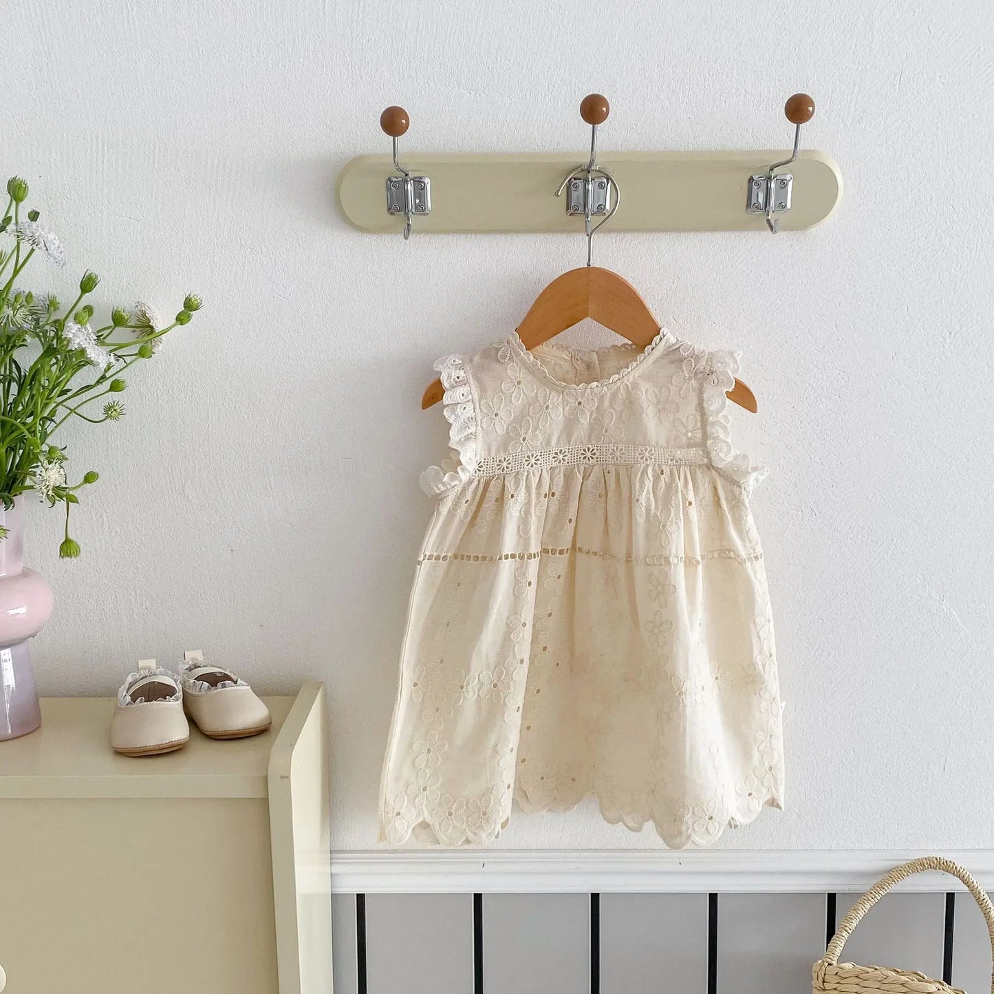 -ベビーロンパース/キッズワンピース ノースリーブ レース フリル リンクコーデ 姉妹 お揃いコーデ ベージュ【mh0005827】 - mamahalo shop - ノースリーブワンピース -  べビー服 - 子供服 - 男の子 - 女の子