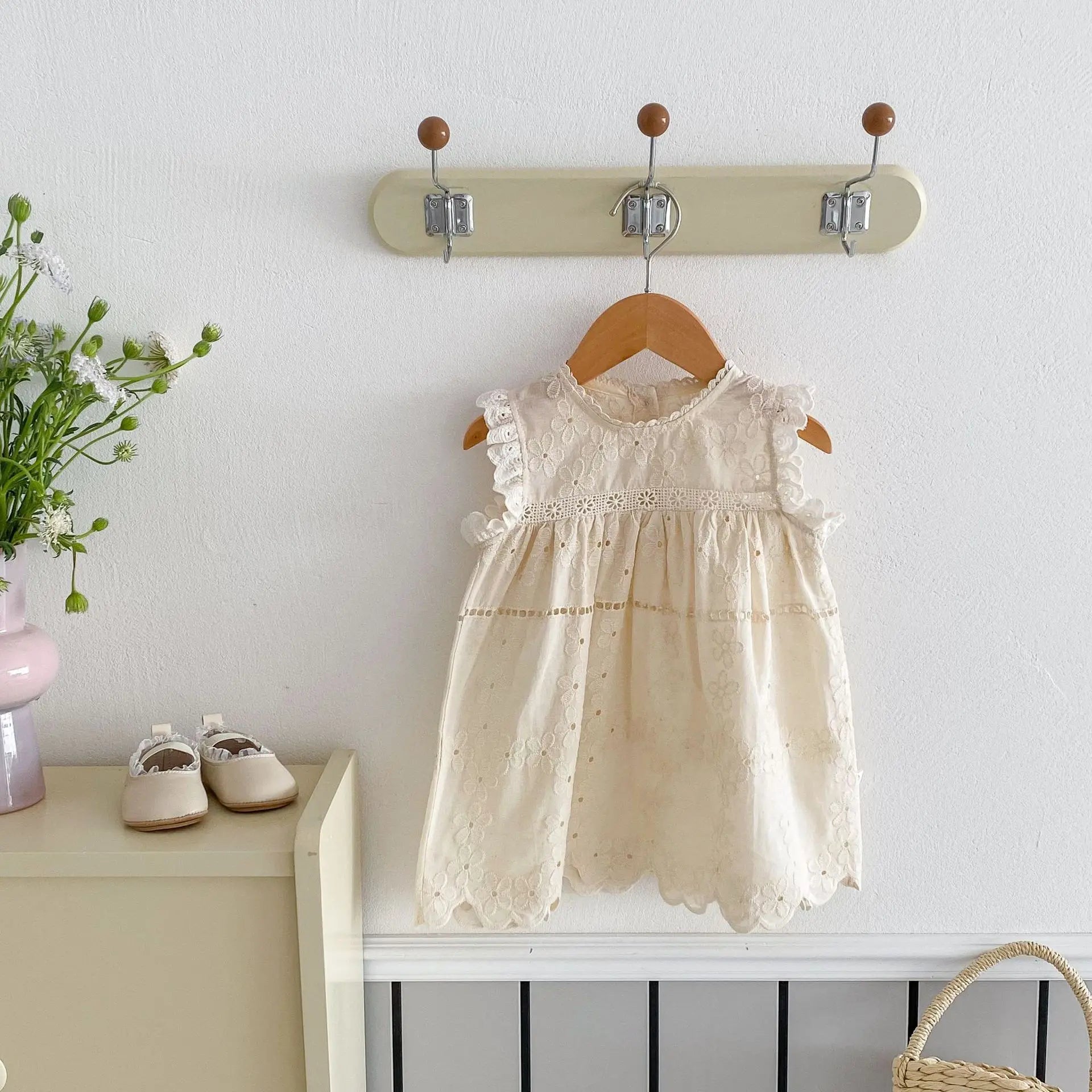 -ベビーロンパース/キッズワンピース ノースリーブ レース フリル リンクコーデ 姉妹 お揃いコーデ ベージュ【mh0005827】 - mamahalo shop - ノースリーブワンピース -  べビー服 - 子供服 - 男の子 - 女の子