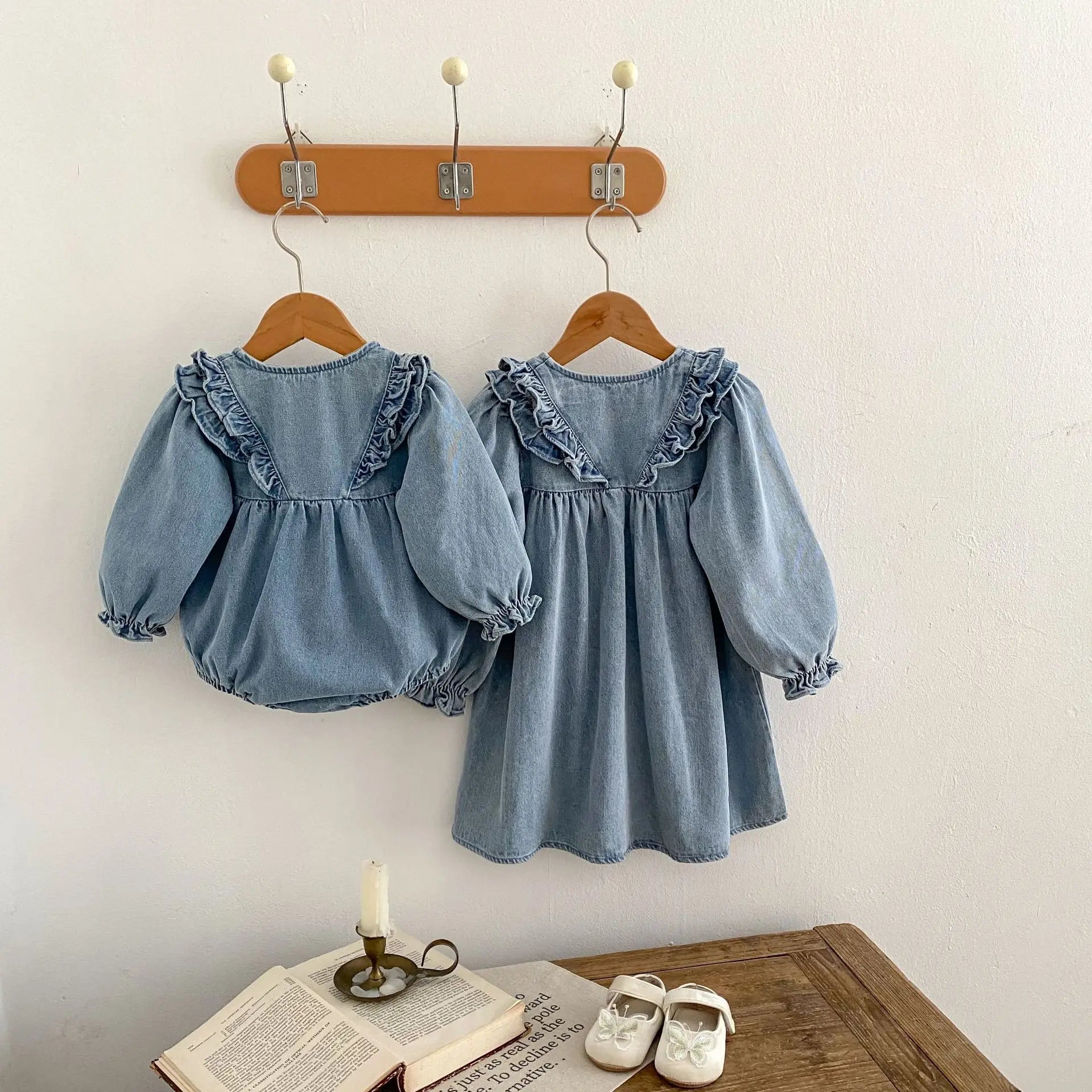 -ベビーロンパース/キッズワンピース フリルデニム長袖ボディスーツ/長袖ワンピース リンクコーデ 姉妹 お揃いコーデ - mamahalo shop - 長袖ワンピース -  べビー服 - 子供服 - 男の子 - 女の子