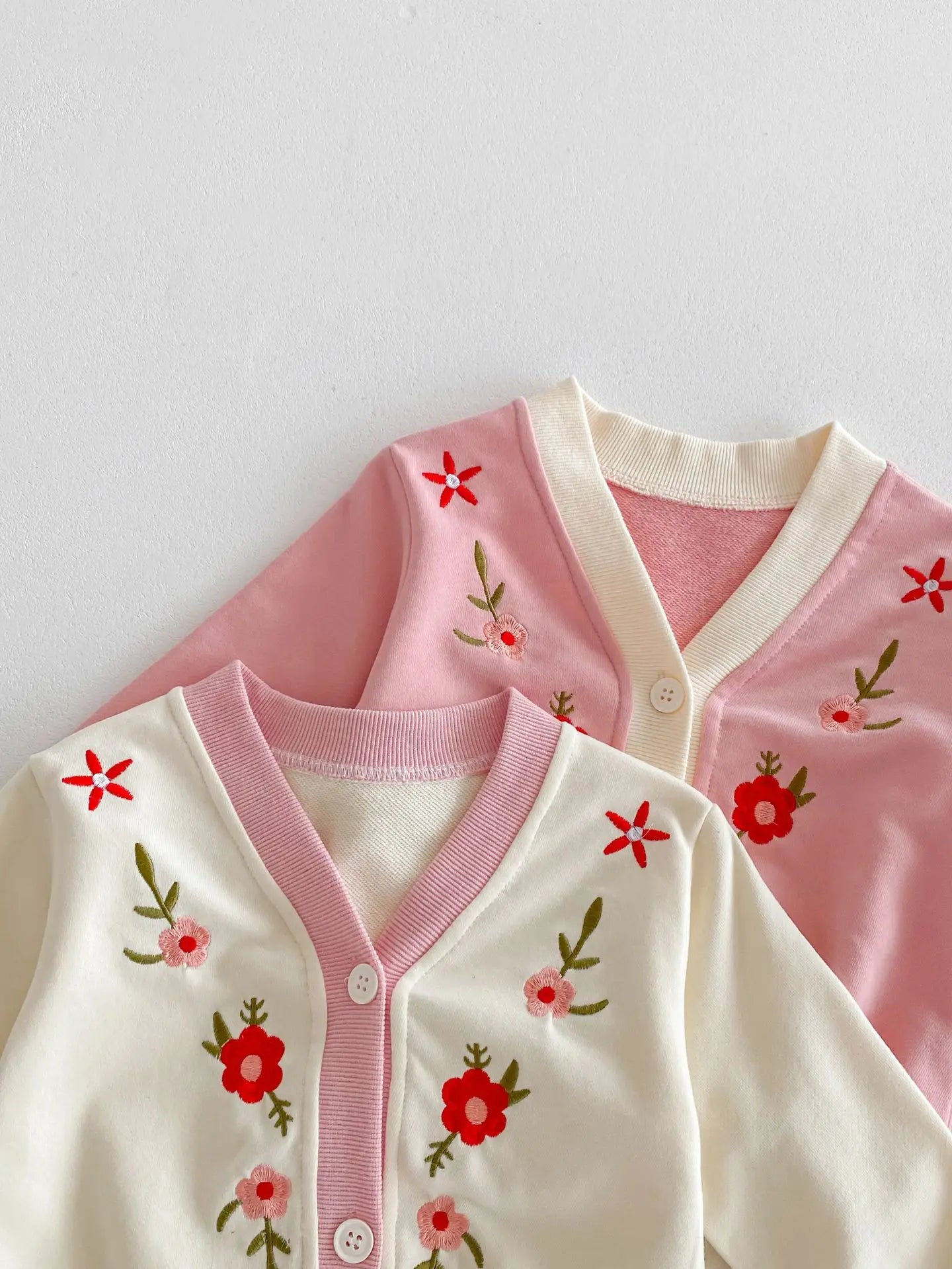 -ベビーセットアップ 2点セット カーディガン+スウェットパンツ フラワー花柄刺繍 2カラー - mamahalo shop - 長袖セットアップ -  べビー服 - 子供服 - 男の子 - 女の子