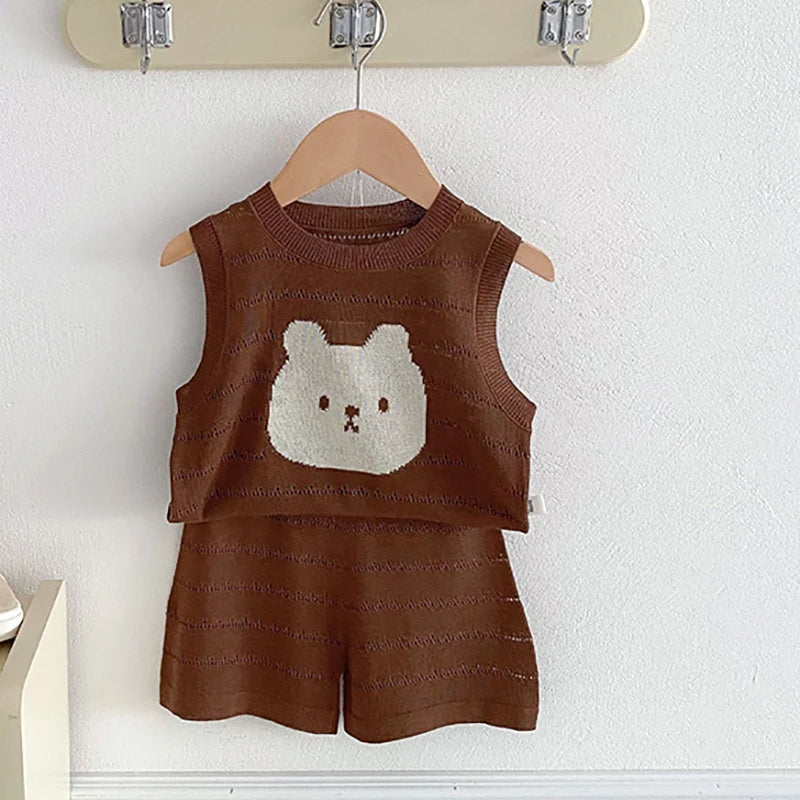 -キッズセットアップ 2点セット ニットノースリーブベストトップス+ショートパンツ アニマル刺繍 2カラー - mamahalo shop - ノースリーブセットアップ -  べビー服 - 子供服 - 男の子 - 女の子