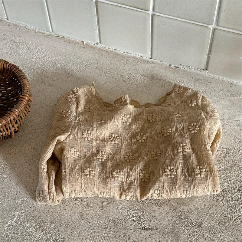 -キッズトップス エンボスフラワー 長袖Tシャツ 薄手 2カラー - mamahalo shop - 長袖Tシャツ -  べビー服 - 子供服 - 男の子 - 女の子
