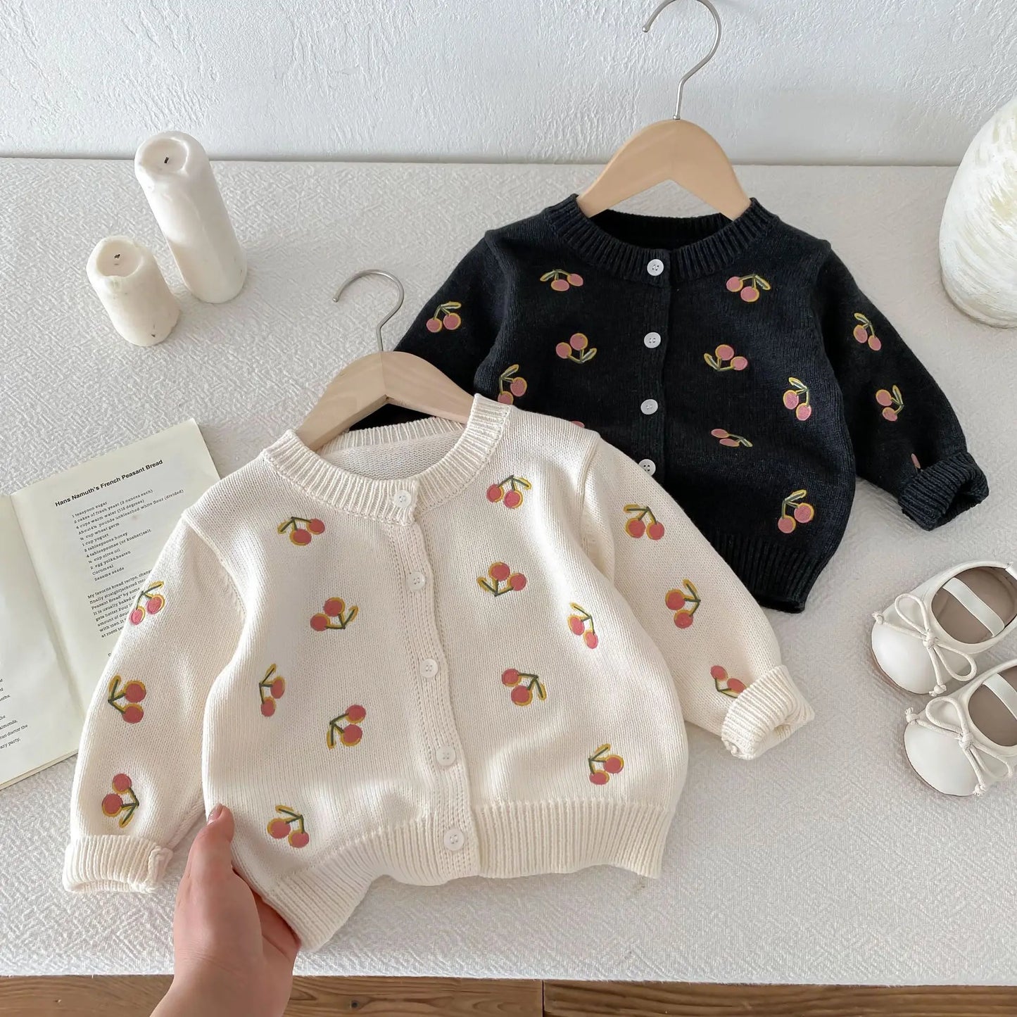 -キッズカーディガン ニットジャケット チェリーさくらんぼ刺繍 2カラー【mh0006630】 - mamahalo shop - カーディガン・パーカー -  べビー服 - 子供服 - 男の子 - 女の子