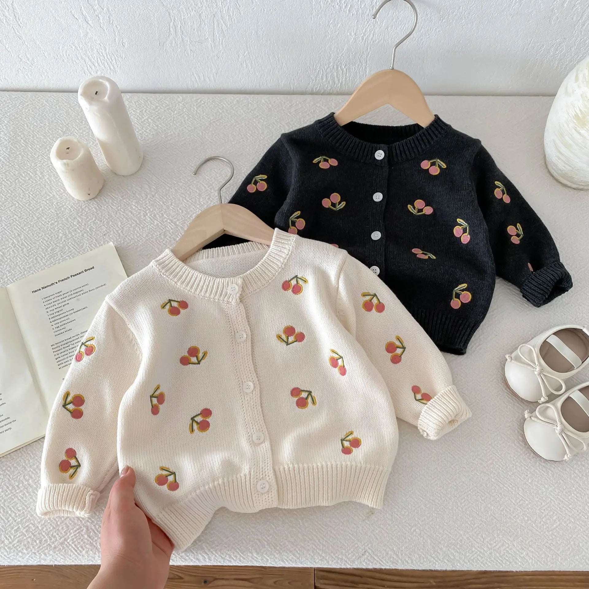 -キッズカーディガン ニットジャケット チェリーさくらんぼ刺繍 2カラー【mh0006630】 - mamahalo shop - カーディガン・パーカー -  べビー服 - 子供服 - 男の子 - 女の子