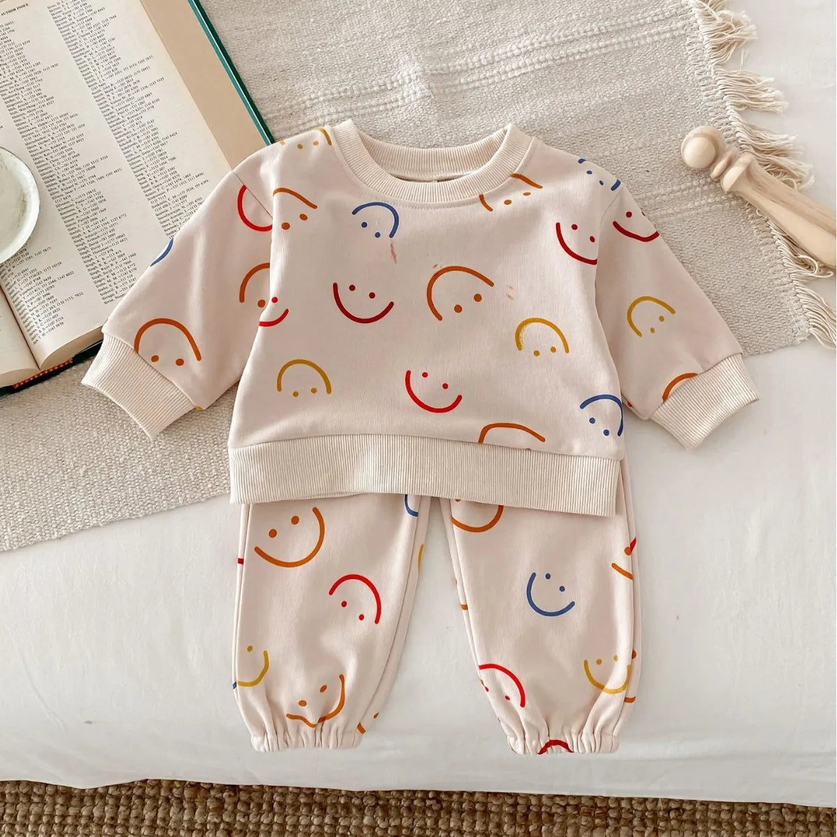 -ベビーキッズセットアップ 2点セット スウェットシャツ パンツ カラフルスマイルプリント - mamahalo shop - 長袖セットアップ -  べビー服 - 子供服 - 男の子 - 女の子