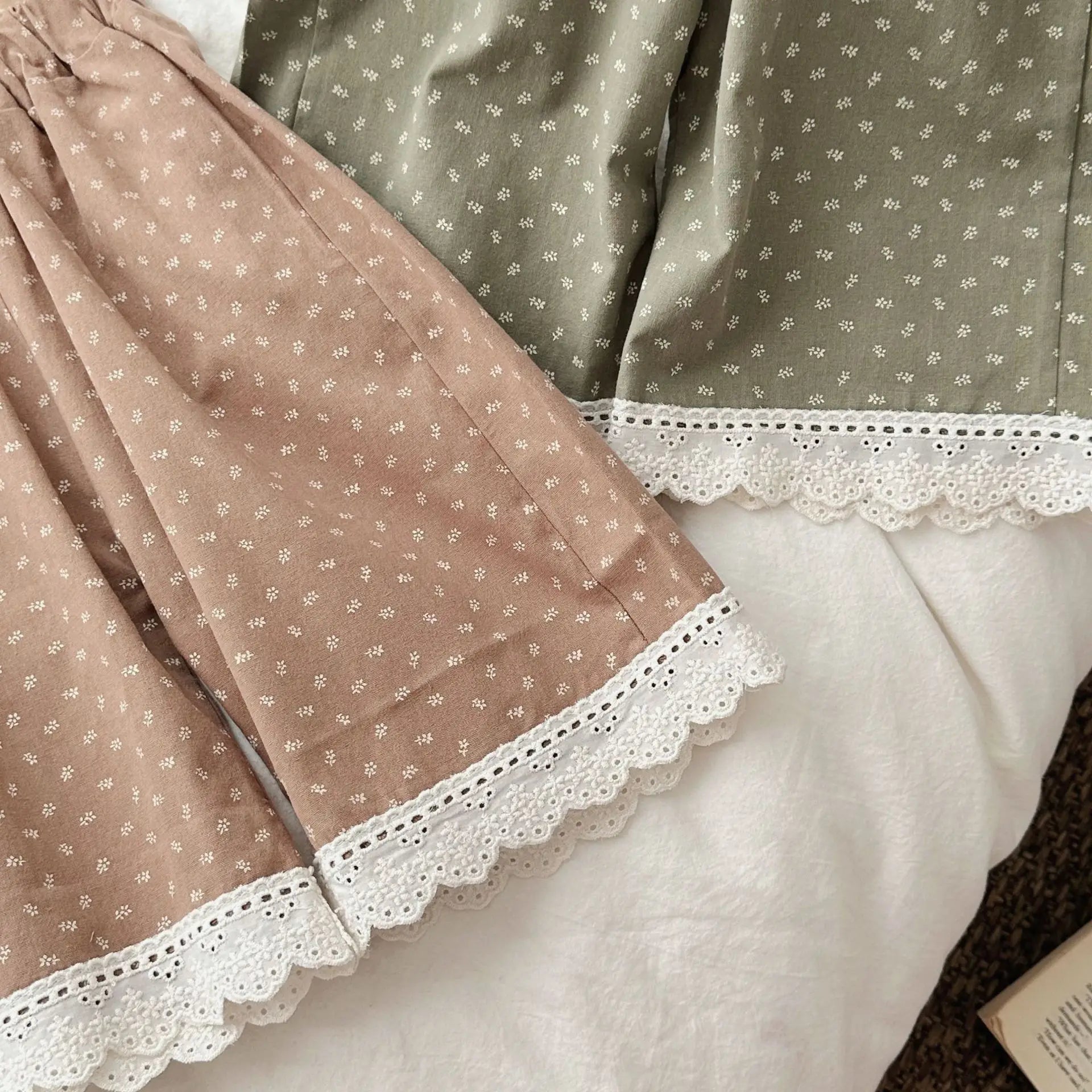 -ベビーパンツ 裾レース ワイドルーズ ロングパンツ 水玉ドットプリント 2カラー【mh0006382】 - mamahalo shop - ロングパンツ・スウェットパンツ -  べビー服 - 子供服 - 男の子 - 女の子