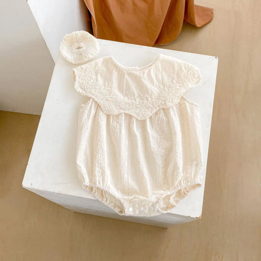 -ベビーロンパース ビッグ襟 ノースリーブボディスーツ 刺繍レース ベージュ【mh0005262】 - mamahalo shop - ノースリーブロンパース -  べビー服 - 子供服 - 男の子 - 女の子