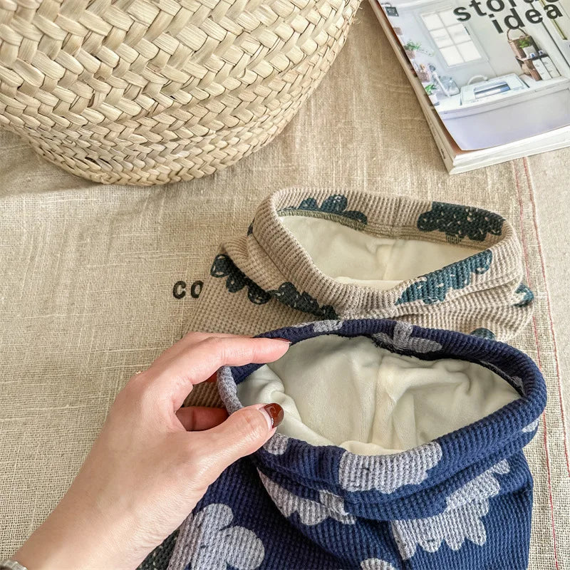 -キッズレギンスパンツ 雲 クラウドプリント 総柄 裏フリースレギパン カーキ ブルー 2カラー ユニセックス 男の子 女の子 子供服 - mamahalo shop - レギンスパンツ -  べビー服 - 子供服 - 男の子 - 女の子