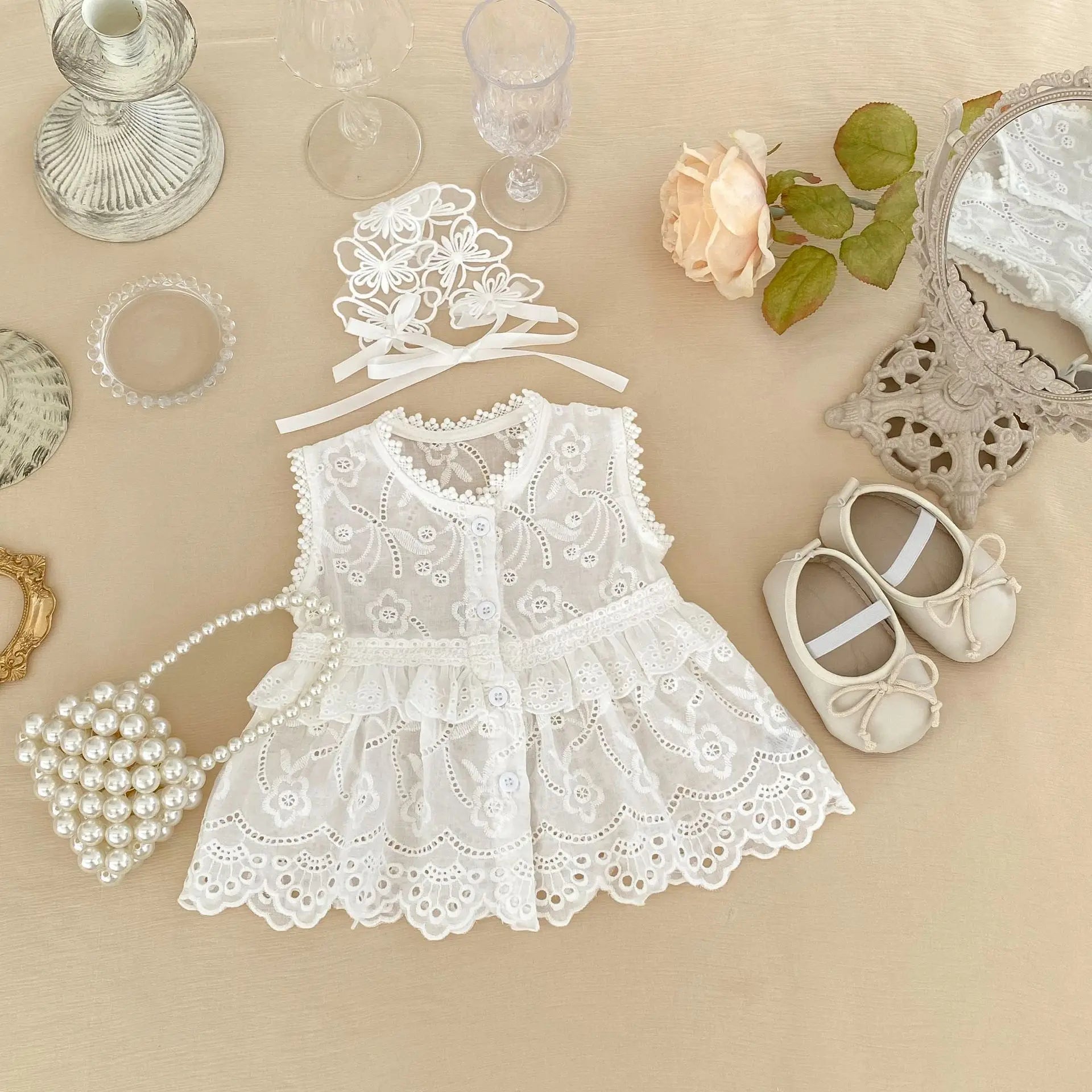 -ベビーカーディガン レース ノースリーブペプラムトップス ホワイト【mh0006089】 - mamahalo shop - カーディガン・パーカー -  べビー服 - 子供服 - 男の子 - 女の子