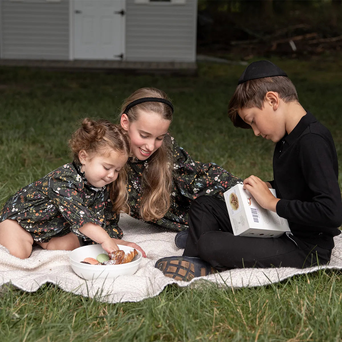 -ベビーキッズジュニア フラワー花柄 長袖ワンピース 長袖ロンパース ケーブルニットカーディガンジャケット ニットポロシャツ ロングパンツ お出かけ リンクコーデ 兄弟姉妹 お揃いコーデ - mamahalo shop - 長袖ロンパース -  べビー服 - 子供服 - 男の子 - 女の子