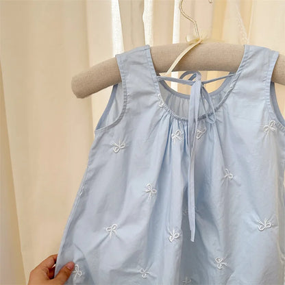 -キッズワンピース ノースリーブルーズワンピース リボン刺繍 ブルー【mh0006022】 - mamahalo shop - ノースリーブワンピース -  べビー服 - 子供服 - 男の子 - 女の子