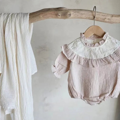 -ベビーロンパース 長袖ボディスーツ レースフリルパッチワーク ベージュ/ピンク/2カラー - mamahalo shop - 長袖ロンパース -  べビー服 - 子供服 - 男の子 - 女の子