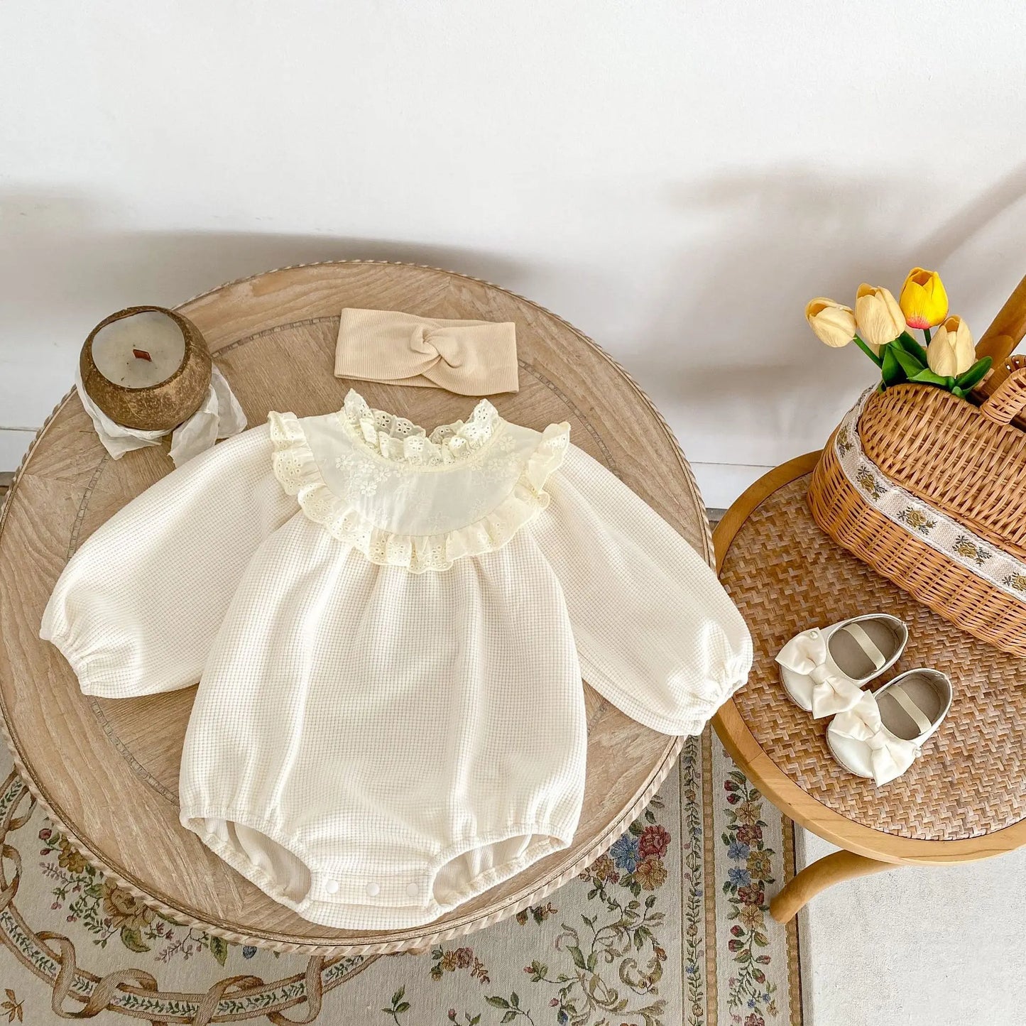 -ベビーロンパース レーススタンドフリルカラー長袖ワッフルボディスーツ アプリコット - mamahalo shop - 長袖ロンパース -  べビー服 - 子供服 - 男の子 - 女の子