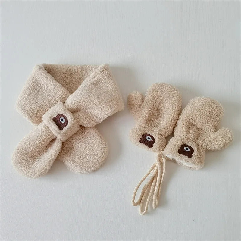 -キッズマフラー 手袋 2点セット ボアフリース ネックウォーマー ミトン くまベア刺繍 3カラー ユニセックス 男の子 女の子 子供服【mh0003200】 - mamahalo shop - ネックウォーマー -  べビー服 - 子供服 - 男の子 - 女の子
