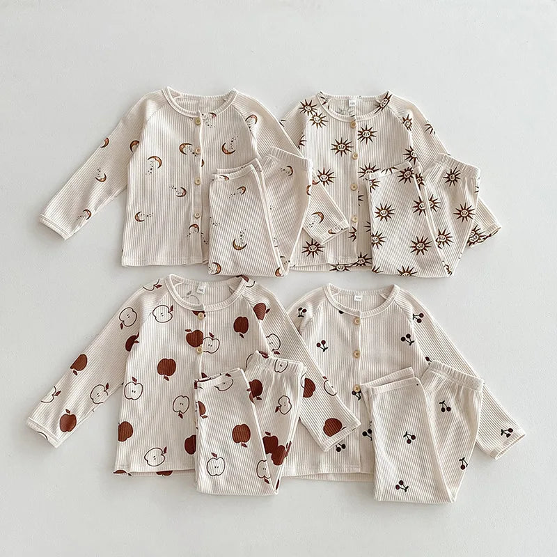 -キッズパジャマセット りんご 幾何学プリント柄 ワッフル 長袖ルームウェア【mh0003575】 - mamahalo shop - 長袖パジャマ -  べビー服 - 子供服 - 男の子 - 女の子