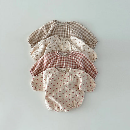 -ベビーロンパース 長袖ボディスーツ ダブルガーゼ ハート チェック プリント 2カラー【mh0003760】 - mamahalo shop - 長袖ロンパース -  べビー服 - 子供服 - 男の子 - 女の子