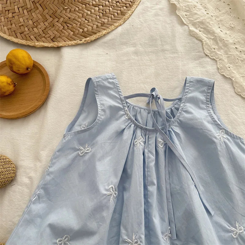 -キッズワンピース ノースリーブルーズワンピース リボン刺繍 ブルー【mh0006022】 - mamahalo shop - ノースリーブワンピース -  べビー服 - 子供服 - 男の子 - 女の子