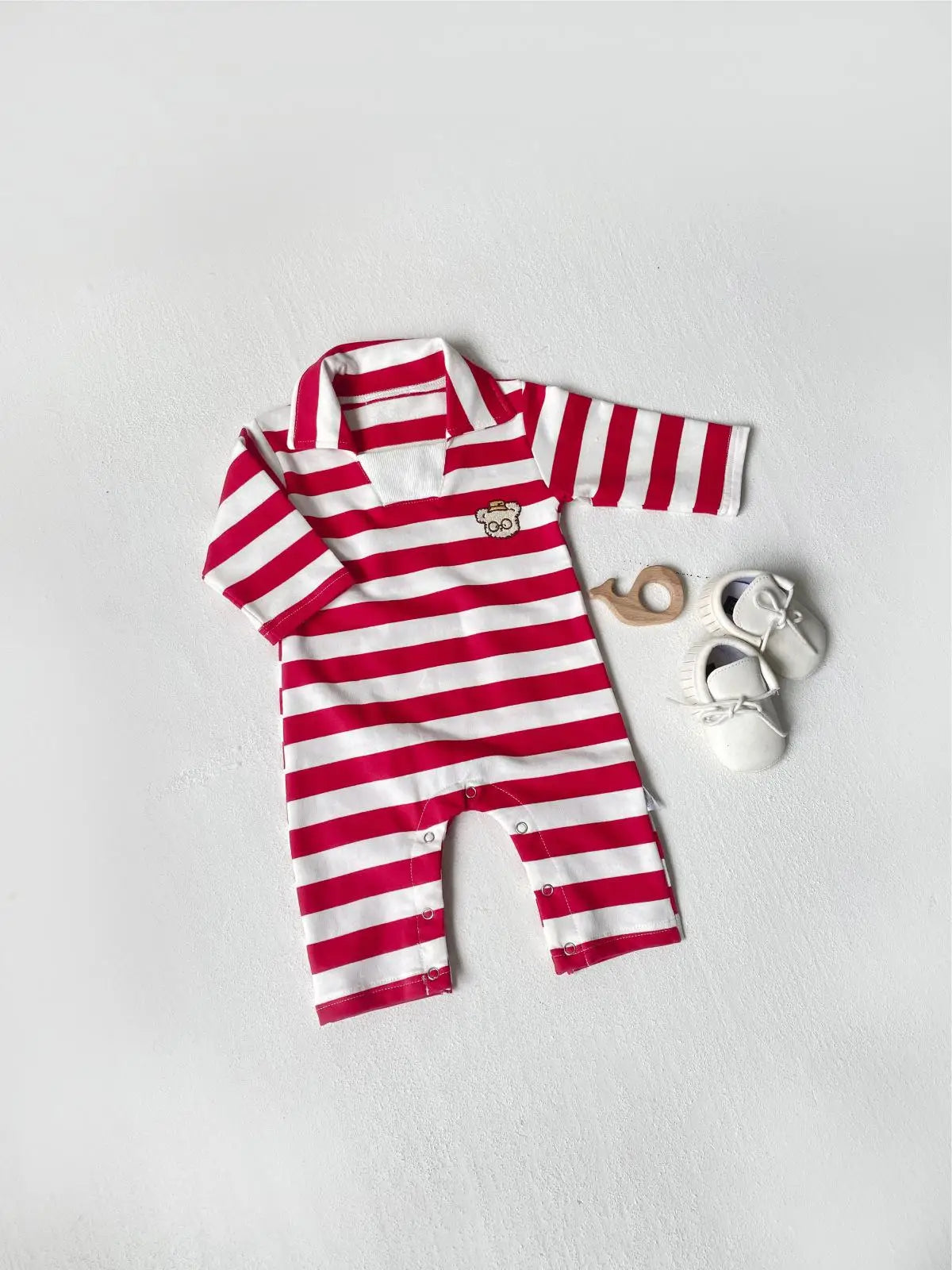 -ベビージャンプスーツ ベアくまワッペンボーダーラガー襟長袖ロンパース 2カラー - mamahalo shop - 長袖ロンパース -  べビー服 - 子供服 - 男の子 - 女の子