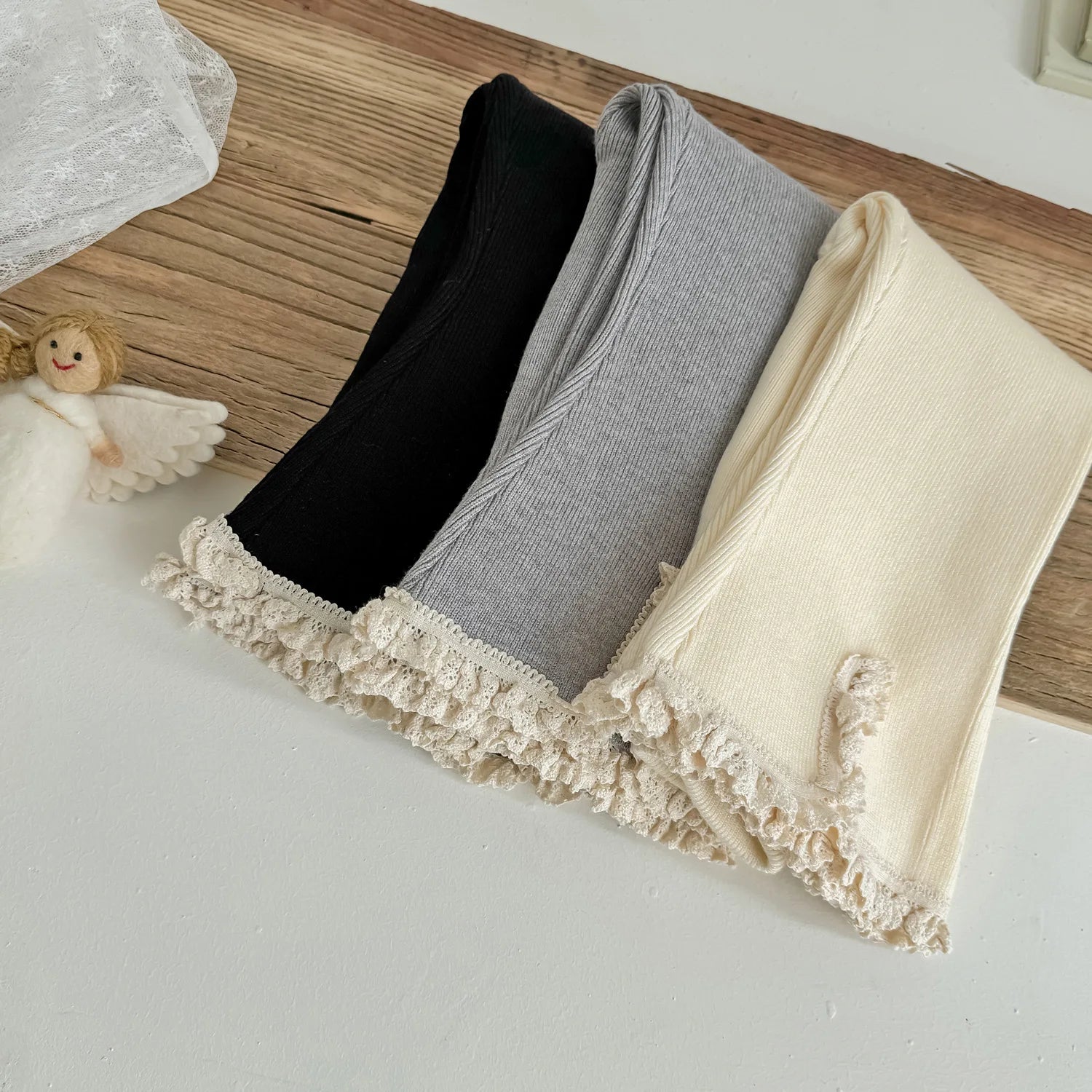 -キッズパンツ レースフリルフロントスリットフレアレギンスパンツ 3カラー - mamahalo shop - レギンスパンツ -  べビー服 - 子供服 - 男の子 - 女の子