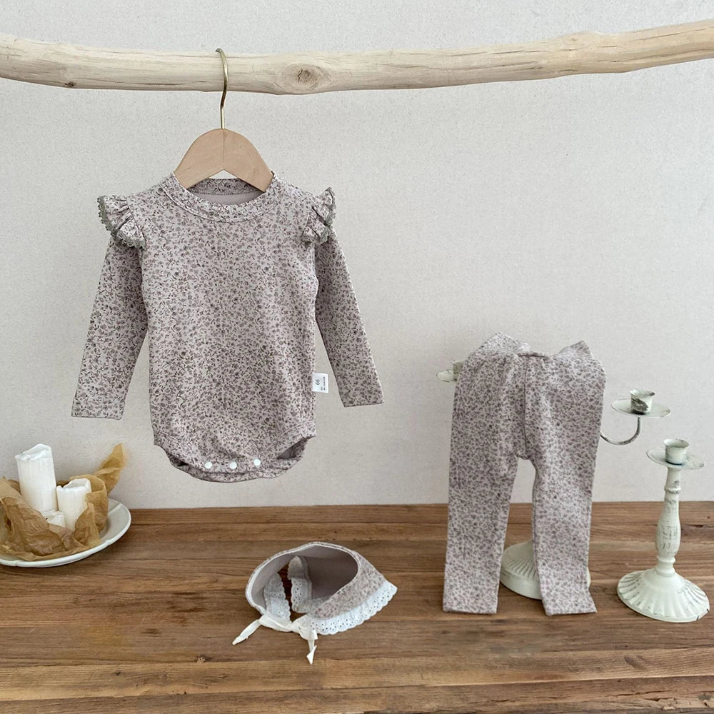 -ベビーセットアップ 3点セット 長袖ロンパース+パンツ+ボンネット帽子 フラワー花柄プリント 2カラー【mh0006570】 - mamahalo shop - ロンパースセットアップ -  べビー服 - 子供服 - 男の子 - 女の子