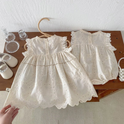 -ベビーロンパース/キッズワンピース レースフリル ノースリーブ リンクコーデ 姉妹 お揃いコーデ ベージュ【mh0006530】 - mamahalo shop - ノースリーブロンパース -  べビー服 - 子供服 - 男の子 - 女の子