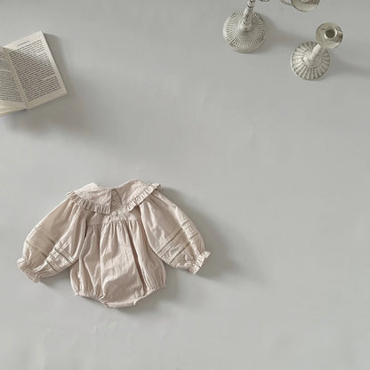 -ベビーロンパース 長袖ボディスーツ 刺繍フリル襟 ハシゴレース ベージュ - mamahalo shop - 長袖ロンパース -  べビー服 - 子供服 - 男の子 - 女の子