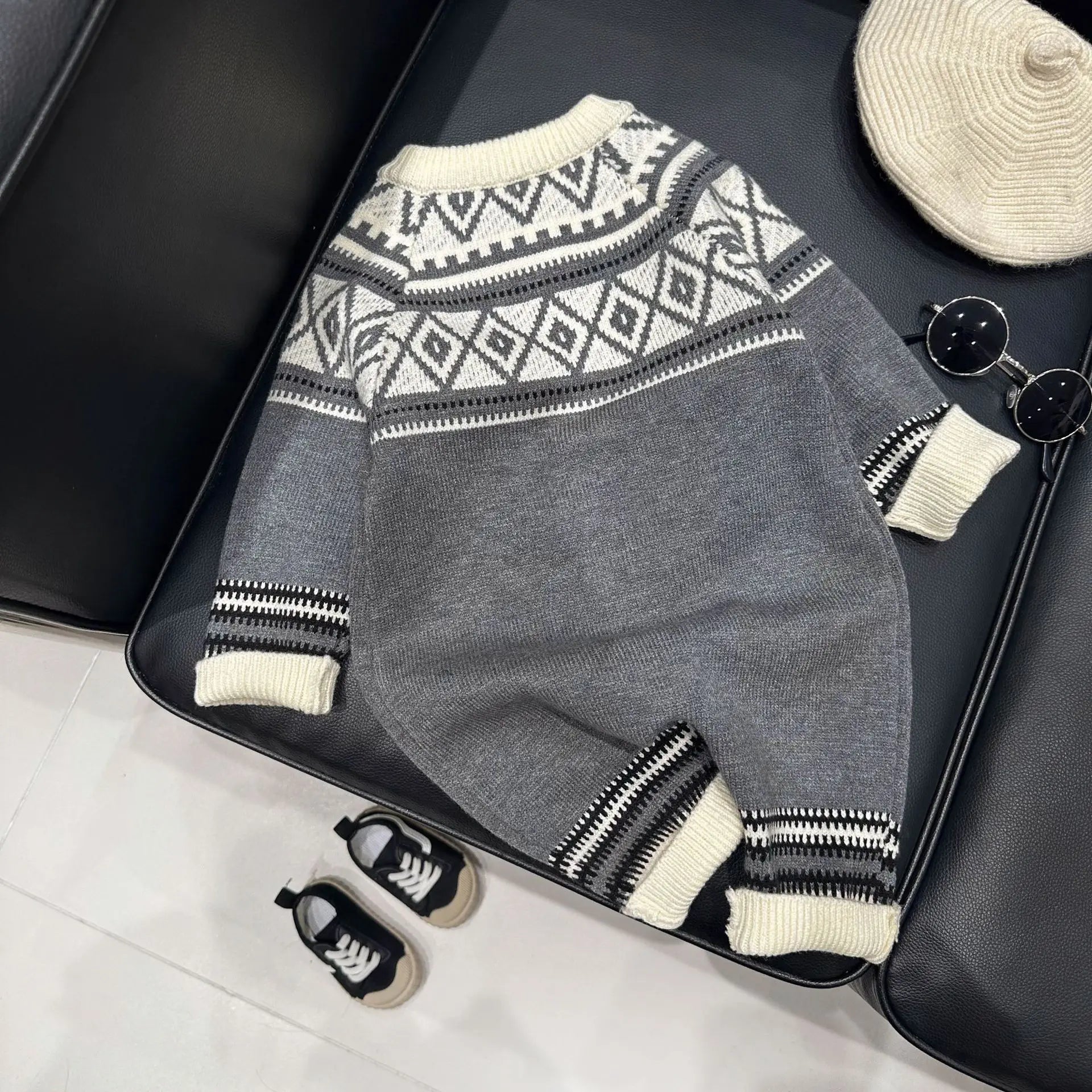 -ベビーロンパース ニット長袖ジャンプスーツ ダイヤモンドトライバル柄 グレー【mh0004408】 - mamahalo shop - 長袖ロンパース -  べビー服 - 子供服 - 男の子 - 女の子