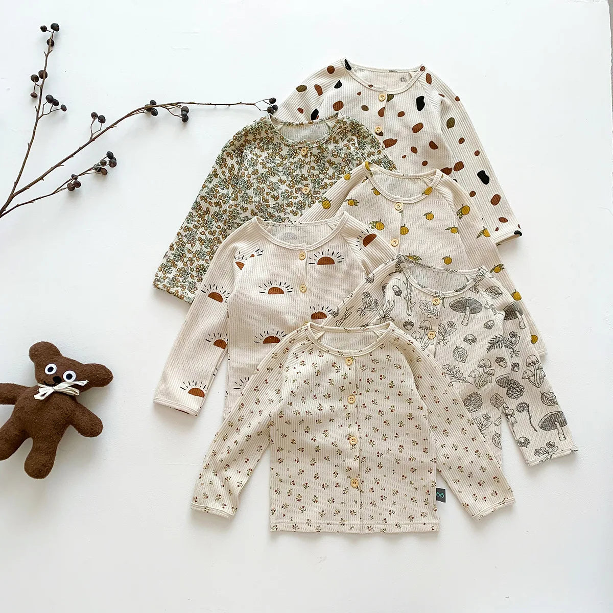 -キッズパジャマセット りんご 幾何学プリント柄 ワッフル 長袖ルームウェア【mh0003575】 - mamahalo shop - 長袖パジャマ -  べビー服 - 子供服 - 男の子 - 女の子