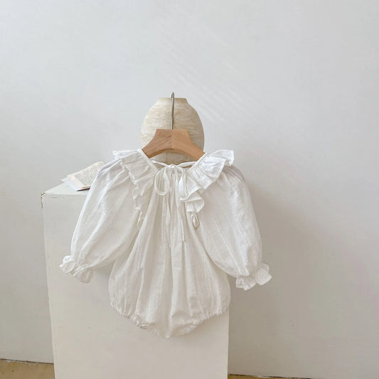 -ベビーロンパース 長袖ボディスーツ ショルダーフリル ホワイト【mh0004787】 - mamahalo shop - 長袖ロンパース -  べビー服 - 子供服 - 男の子 - 女の子