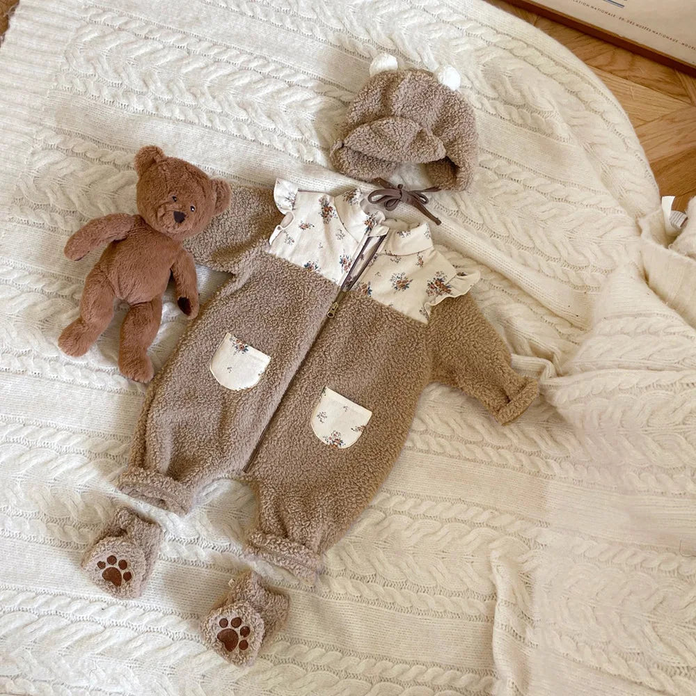 -ベビーアウタージャンプスーツ ボアフリース 長袖ロンパース フリル小花柄 パッチワーク ライトブラウン - mamahalo shop - アウタージャンプスーツ -  べビー服 - 子供服 - 男の子 - 女の子