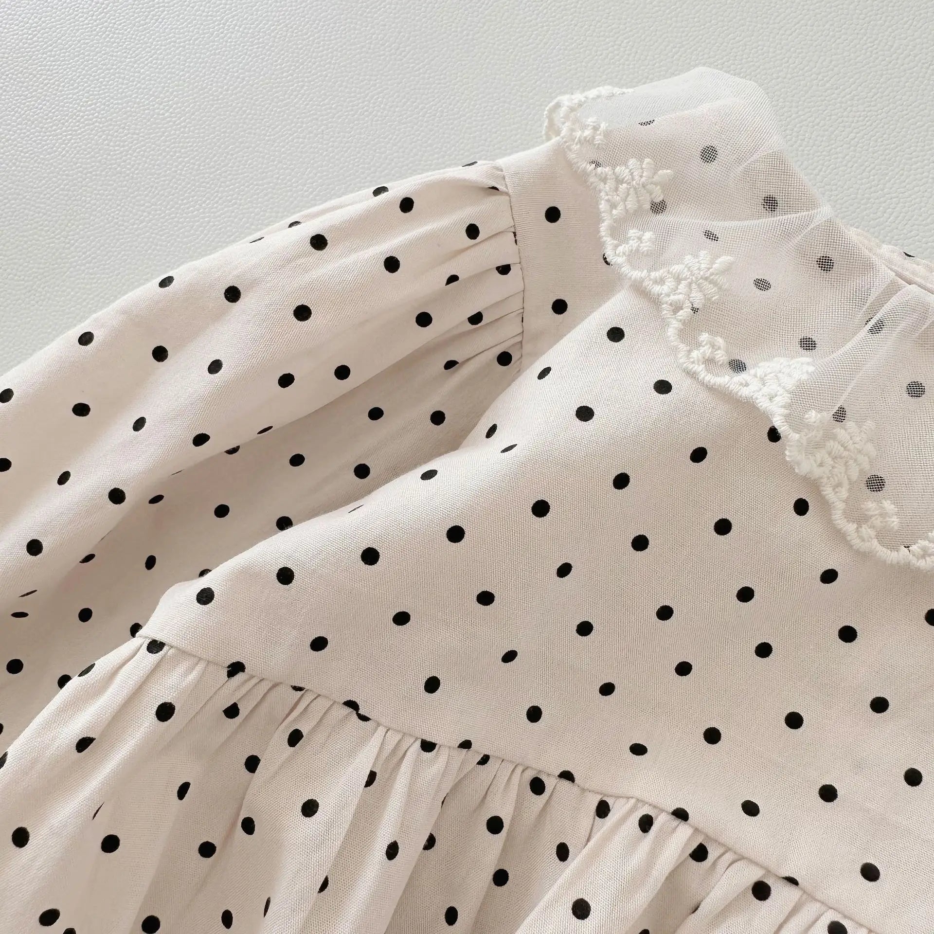 -ベビーロンパース 長袖パフスリーブボディスーツ レース 水玉ドットプリント【mh0004666】 - mamahalo shop - 長袖ロンパース -  べビー服 - 子供服 - 男の子 - 女の子