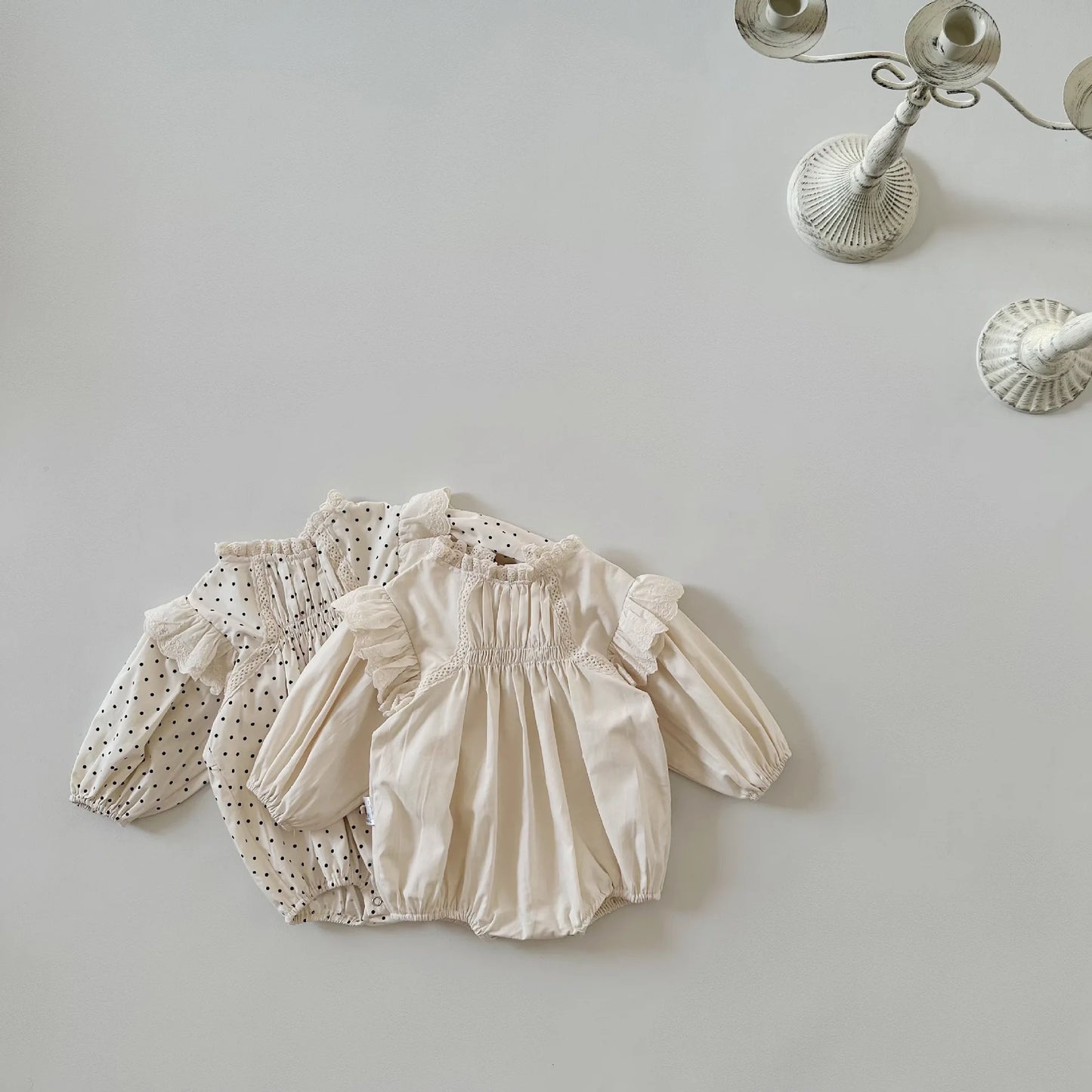 -ベビーロンパース ショルダーフリル長袖ボディスーツ 無地/水玉ドット【mh0004696】 - mamahalo shop - 長袖ロンパース -  べビー服 - 子供服 - 男の子 - 女の子