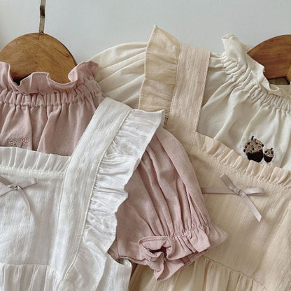 -ベビーロンパース フリル ノースリーブ リボンボディスーツ 2カラー【mh0006297】 - mamahalo shop - ノースリーブロンパース -  べビー服 - 子供服 - 男の子 - 女の子