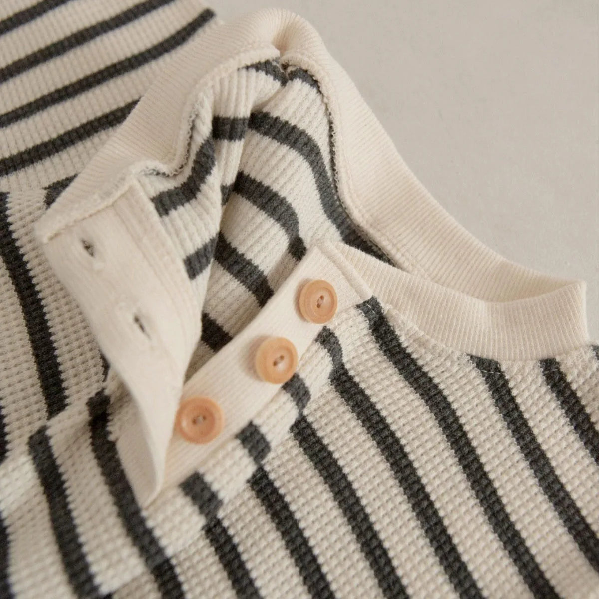 -ベビーロンパース ワッフル 長袖ジャンプスーツ ボーダー柄 帽子セット - mamahalo shop - 長袖ロンパース -  べビー服 - 子供服 - 男の子 - 女の子