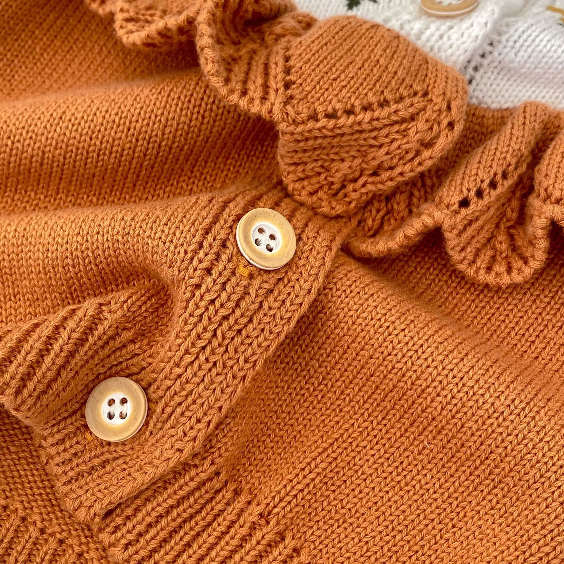-ベビーカーディガン ラッフルフリル ニットジャケット フラワー刺繍 オレンジ【mh0006408】 - mamahalo shop - カーディガン・パーカー -  べビー服 - 子供服 - 男の子 - 女の子