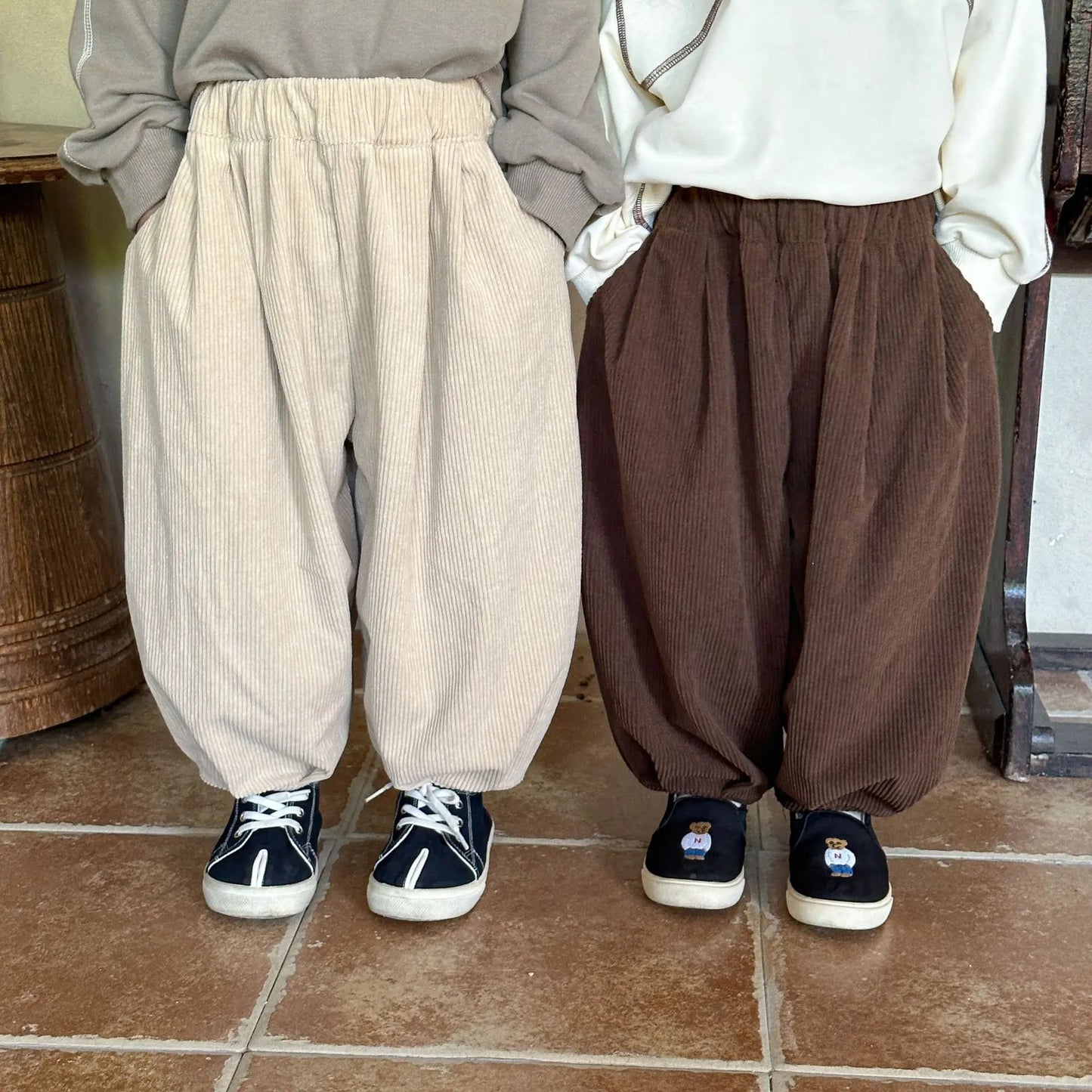 -キッズパンツ コーデュロイルーズロングバルーンパンツ 2カラー【mh0006707】 - mamahalo shop - ロングパンツ・スウェットパンツ -  べビー服 - 子供服 - 男の子 - 女の子